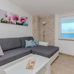 By The Sea - 18523 Apartment *