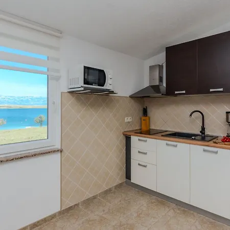 Apartment By The Sea - 18523