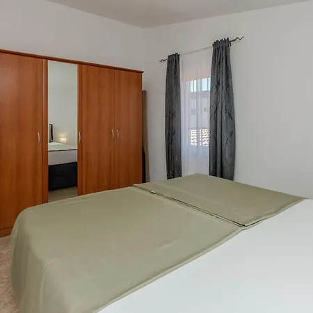 By The Sea - 18523 Vir