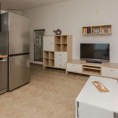 By The Sea - 18523 Apartament