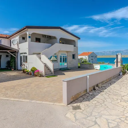 Apartment By The Sea - 18523