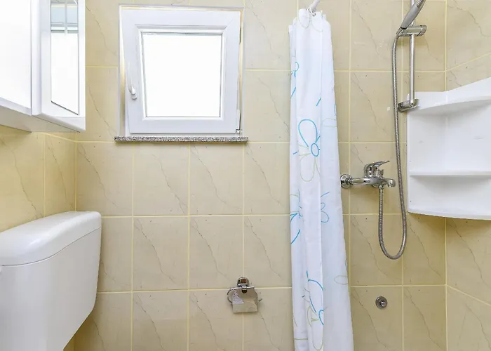 By The Sea - 18523 * Vir