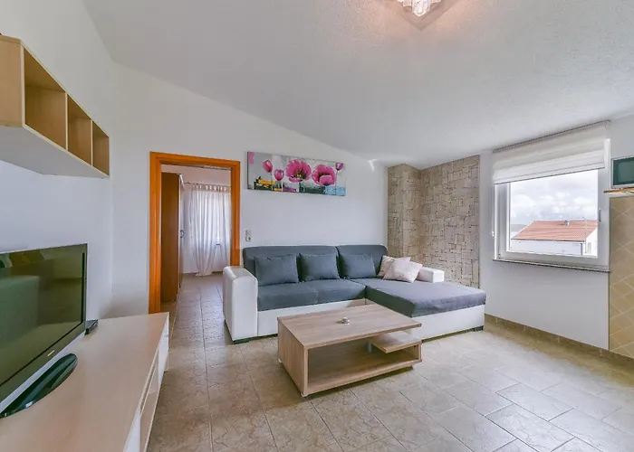 By The Sea - 18523 * Vir