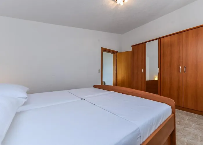 By The Sea - 18523 Vir